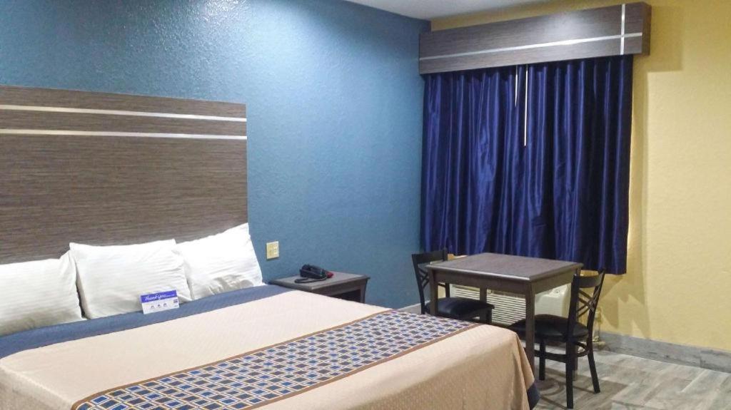 Americas Best Value Inn & Suites Northeast Хьюстон Экстерьер фото