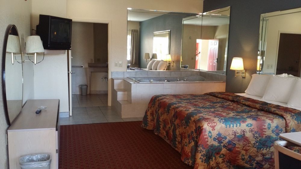 Americas Best Value Inn & Suites Northeast Хьюстон Экстерьер фото