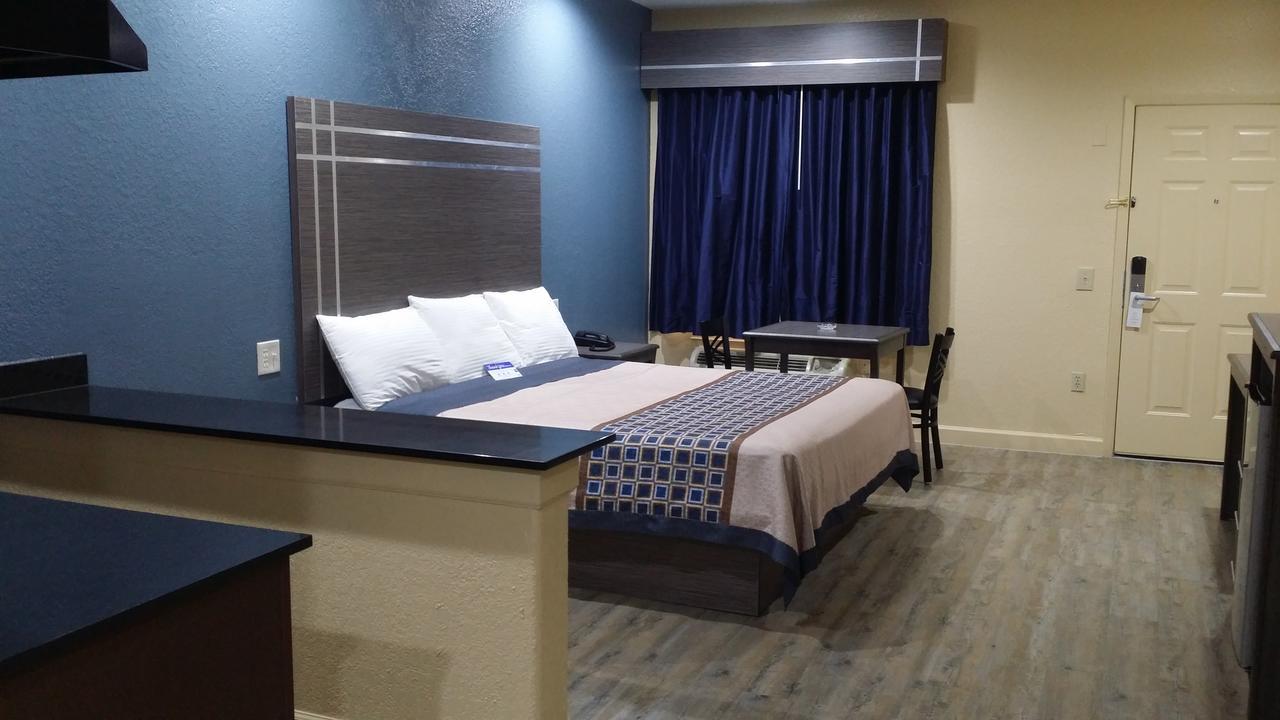 Americas Best Value Inn & Suites Northeast Хьюстон Экстерьер фото