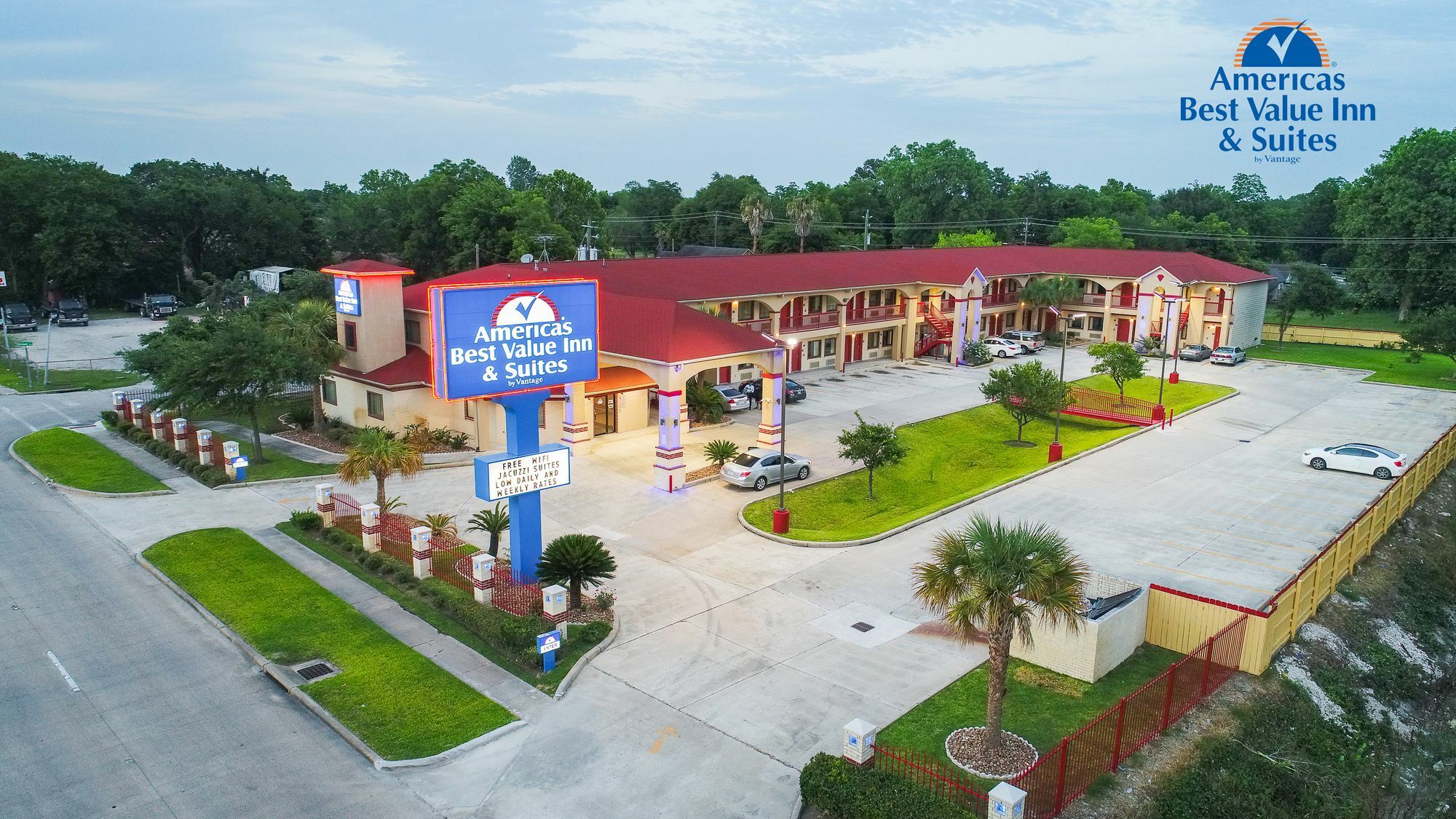 Americas Best Value Inn & Suites Northeast Хьюстон Экстерьер фото