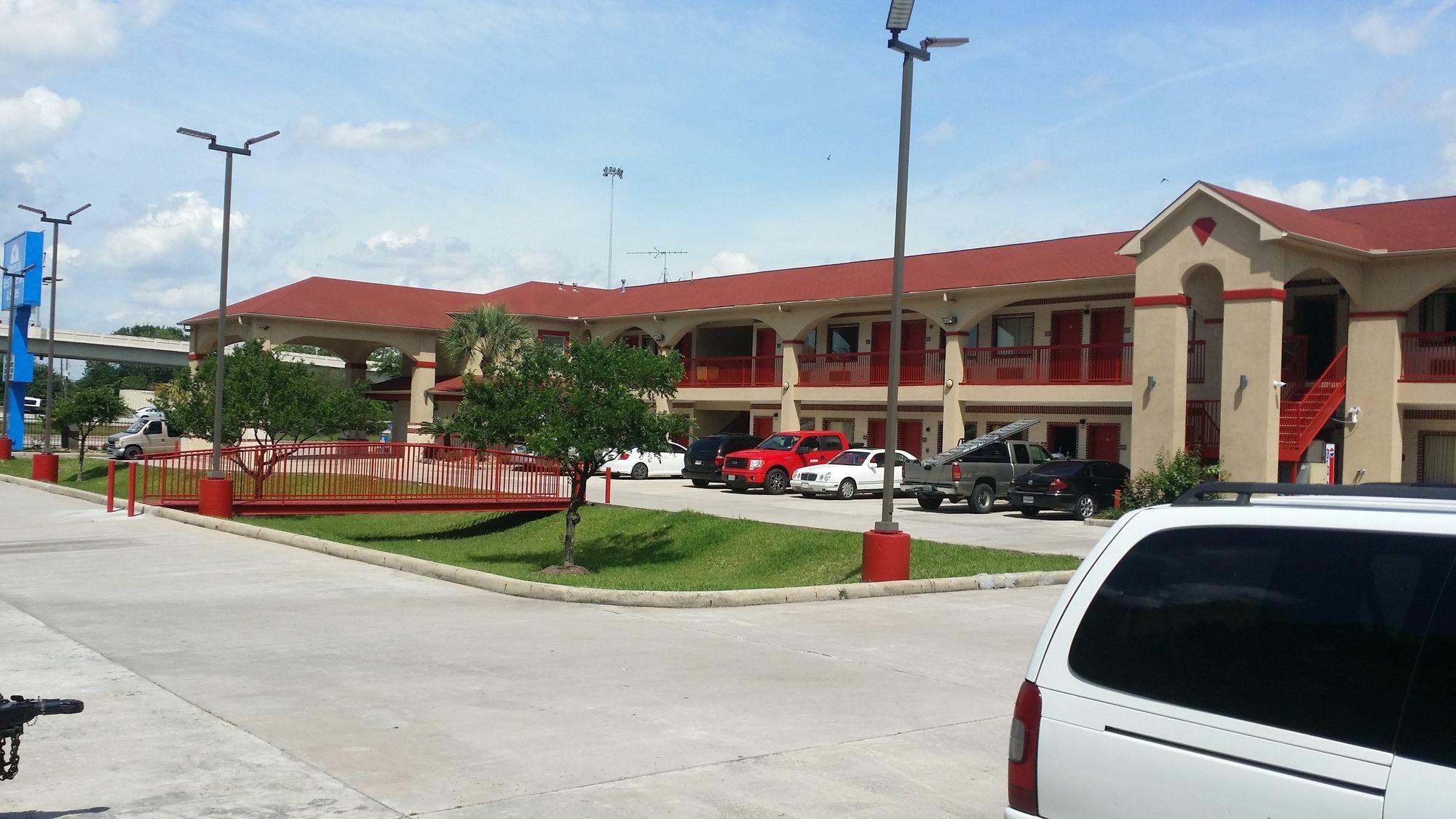 Americas Best Value Inn & Suites Northeast Хьюстон Экстерьер фото